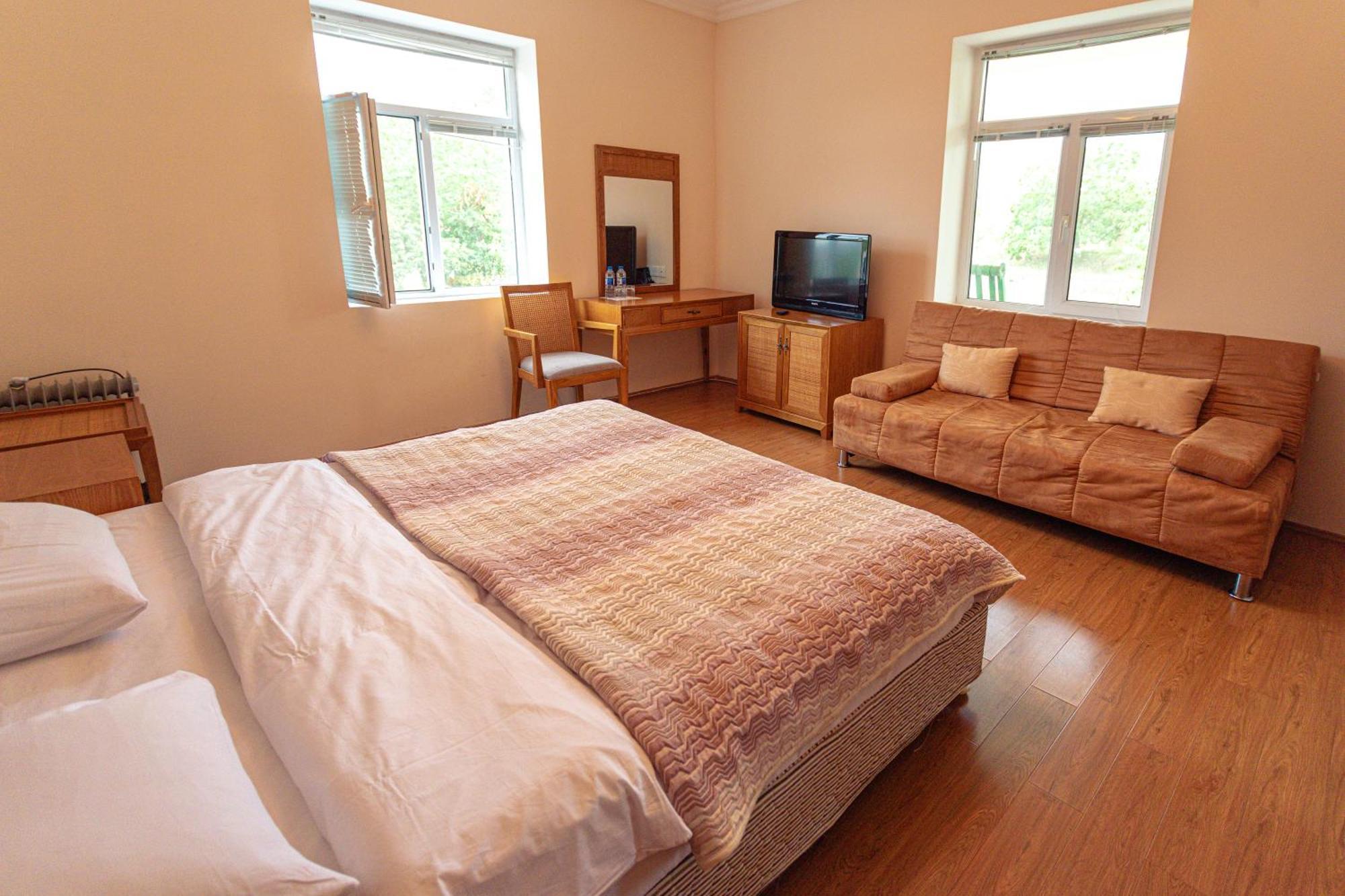 Chabiant Guesthouse Chateau Monolit Ikinci Yeniyol Exterior photo